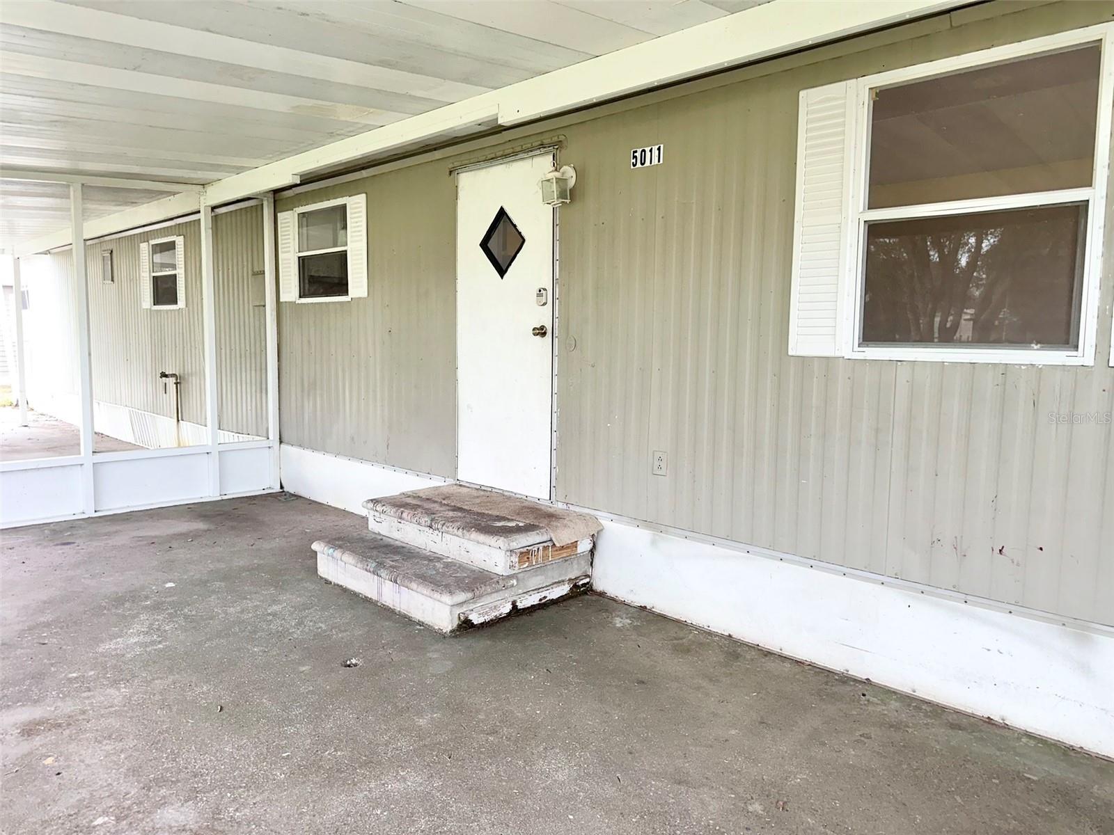 Image 4 of 19 For 5011 Oak Lane