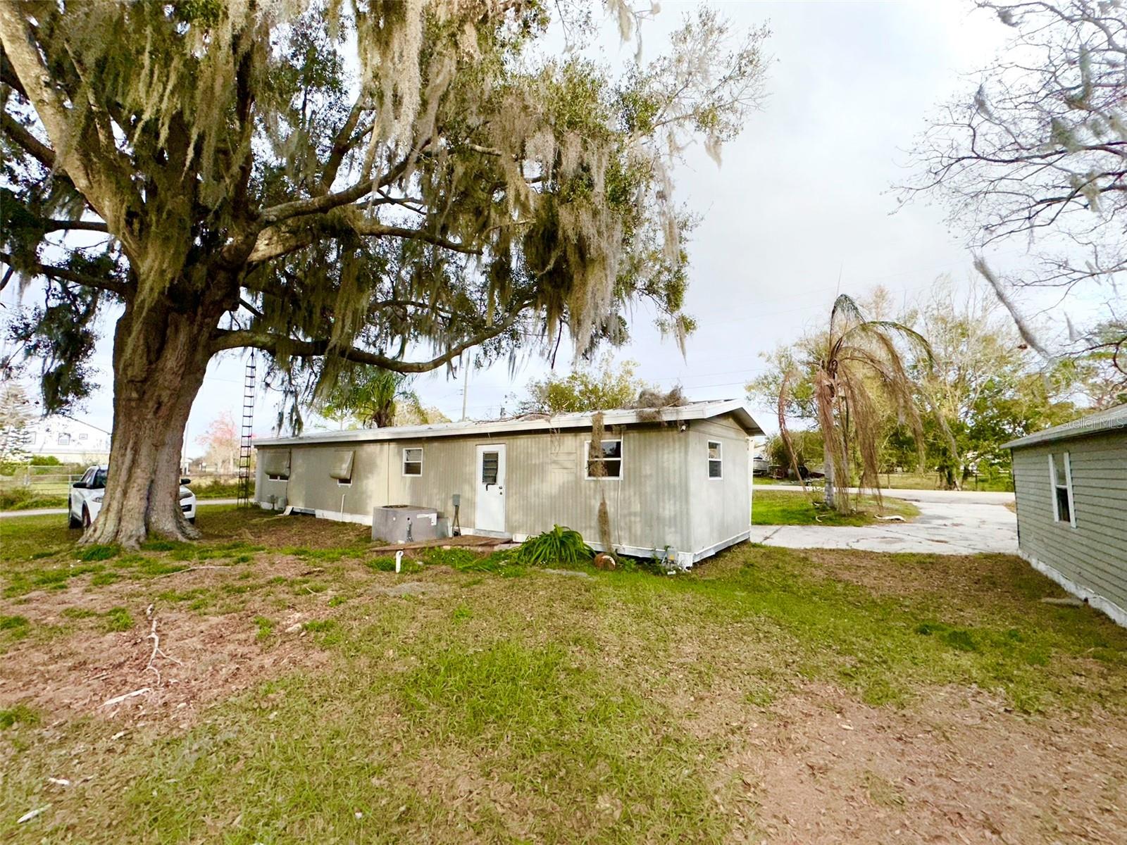 Image 6 of 19 For 5011 Oak Lane