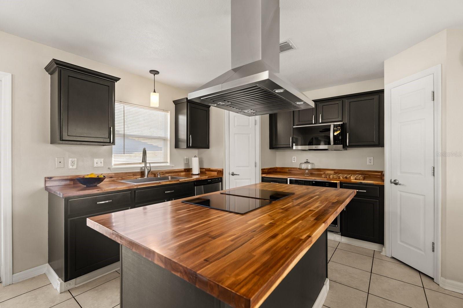 Image 3 of 18 For 8264 Settlers Creek Loop