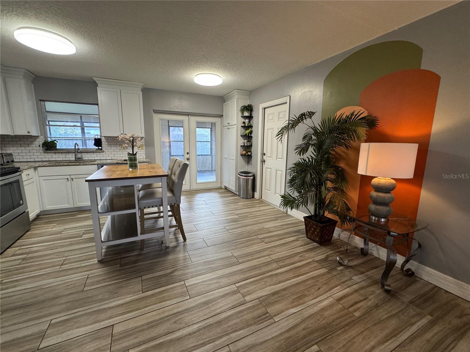 Image 4 of 23 For 7556 Hidden Hollow Drive