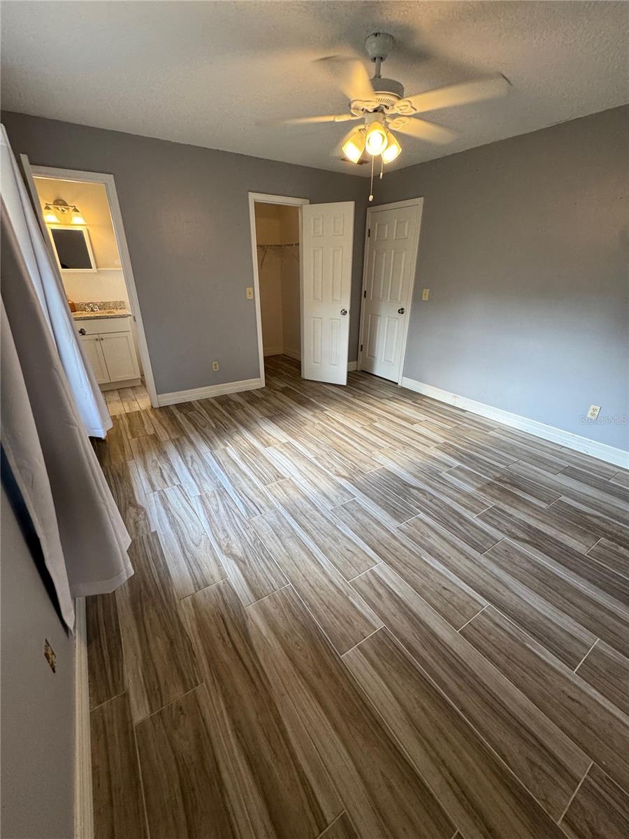 Image 8 of 23 For 7556 Hidden Hollow Drive