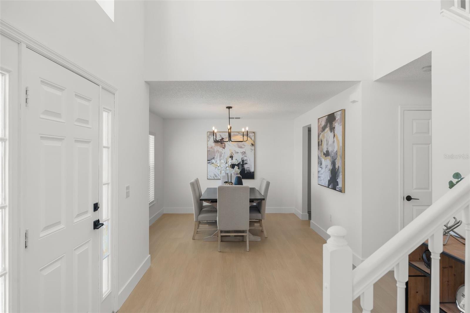 Image 3 of 32 For 2661 Howland Boulevard