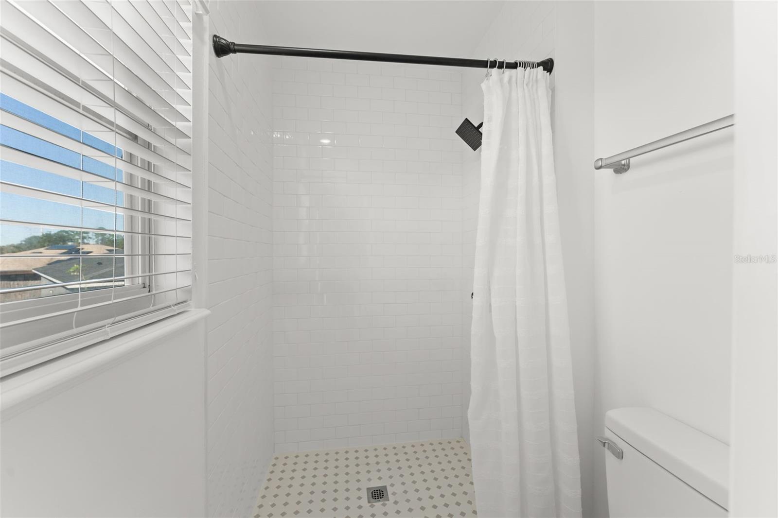 Image 31 of 32 For 2661 Howland Boulevard