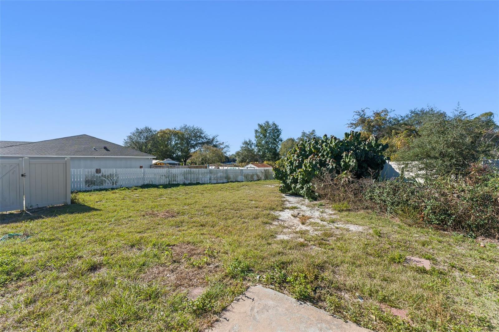 Image 32 of 32 For 2661 Howland Boulevard