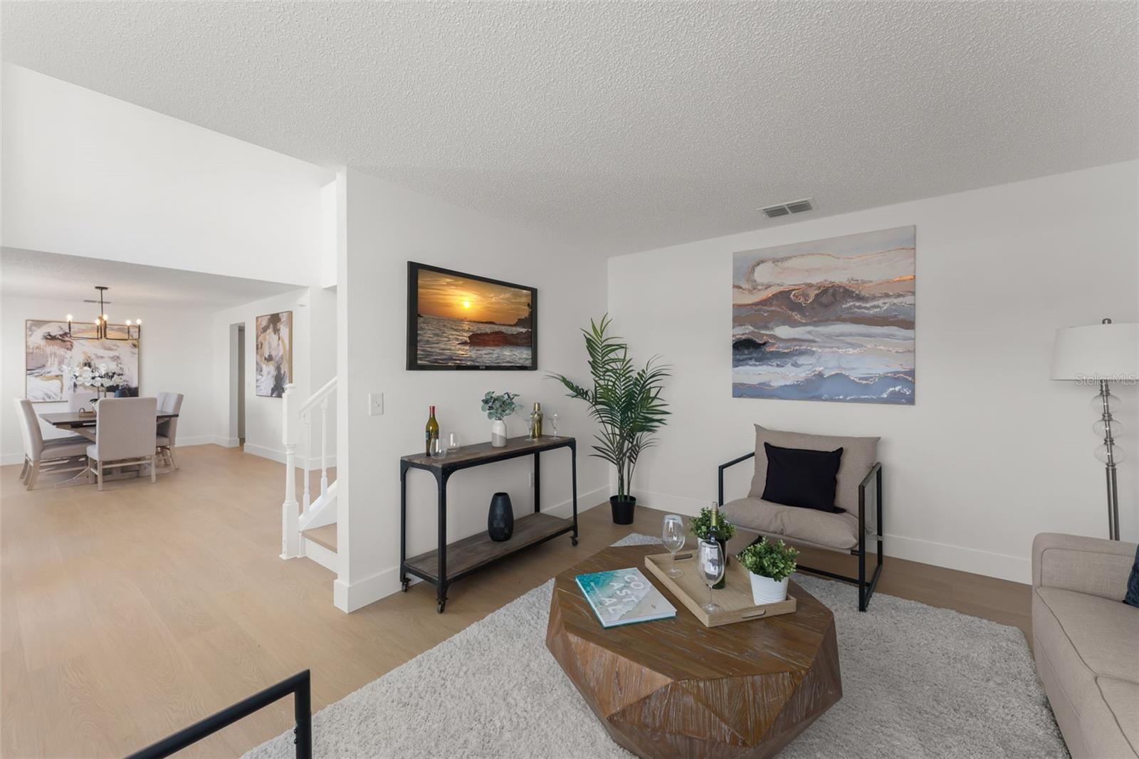 Image 7 of 32 For 2661 Howland Boulevard