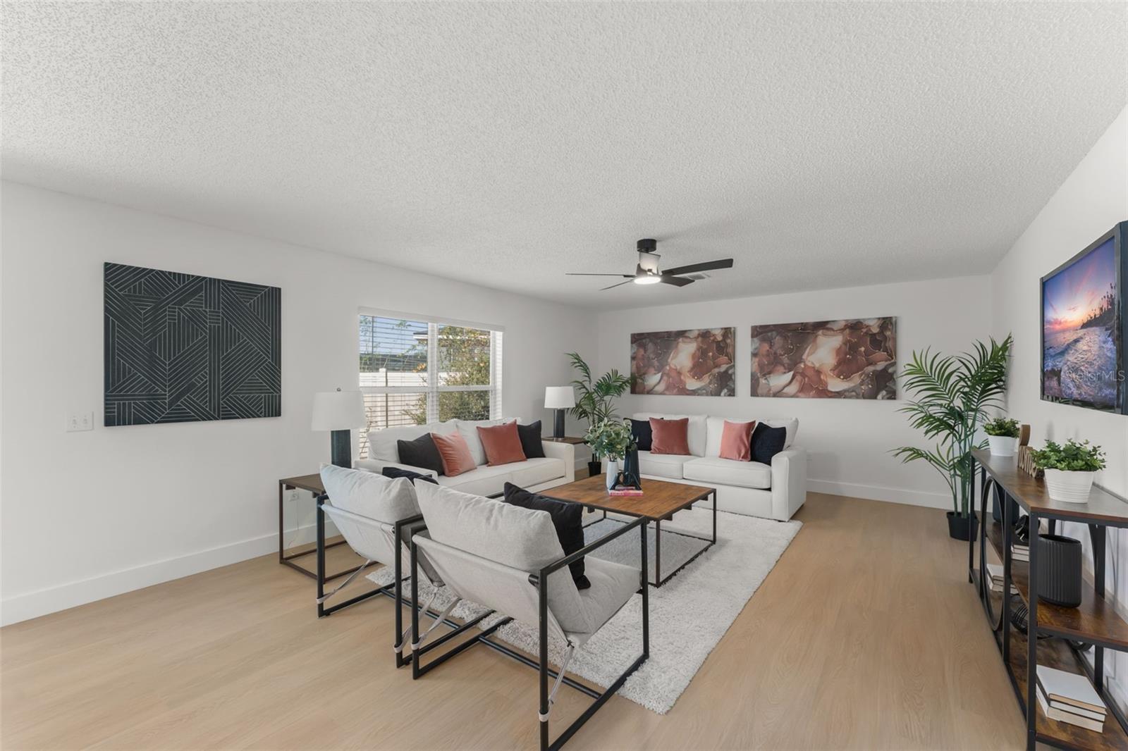 Image 9 of 32 For 2661 Howland Boulevard