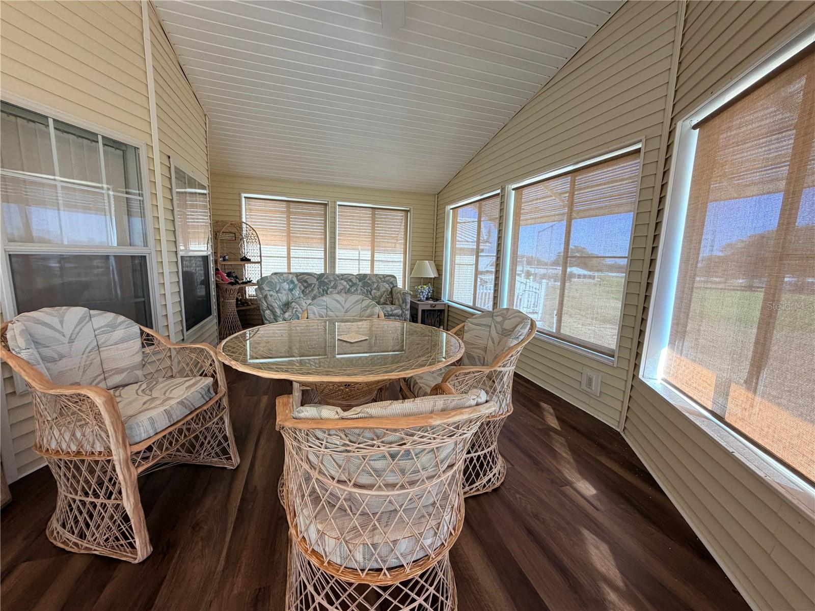 Image 10 of 26 For 912 St George Drive