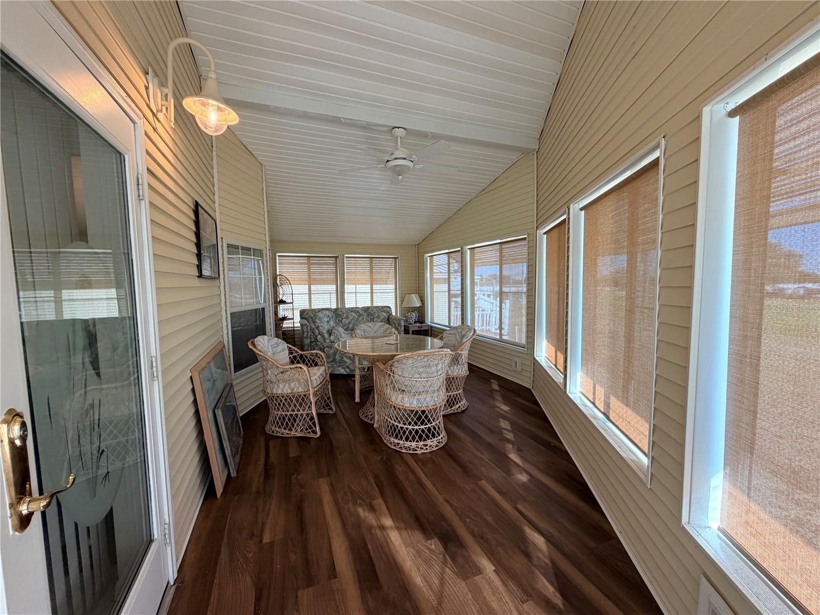 Image 11 of 26 For 912 St George Drive