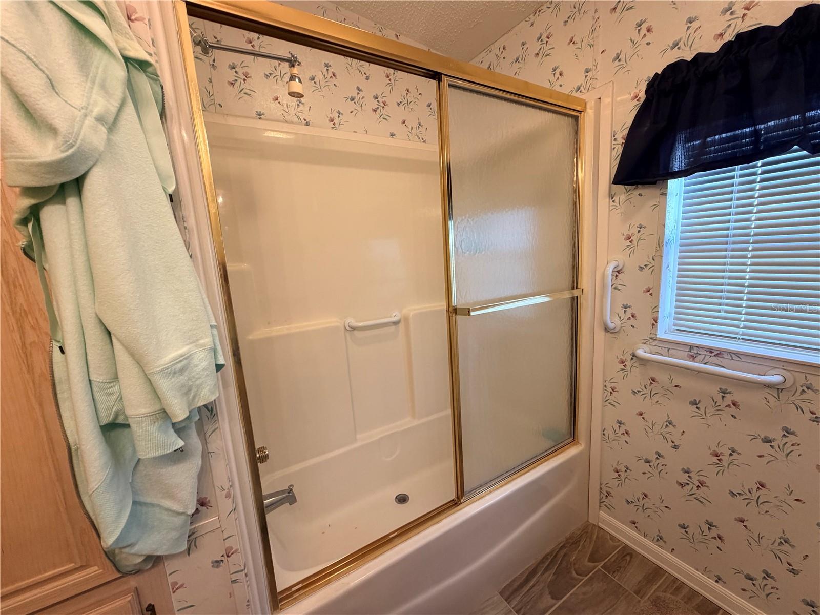 Image 13 of 26 For 912 St George Drive