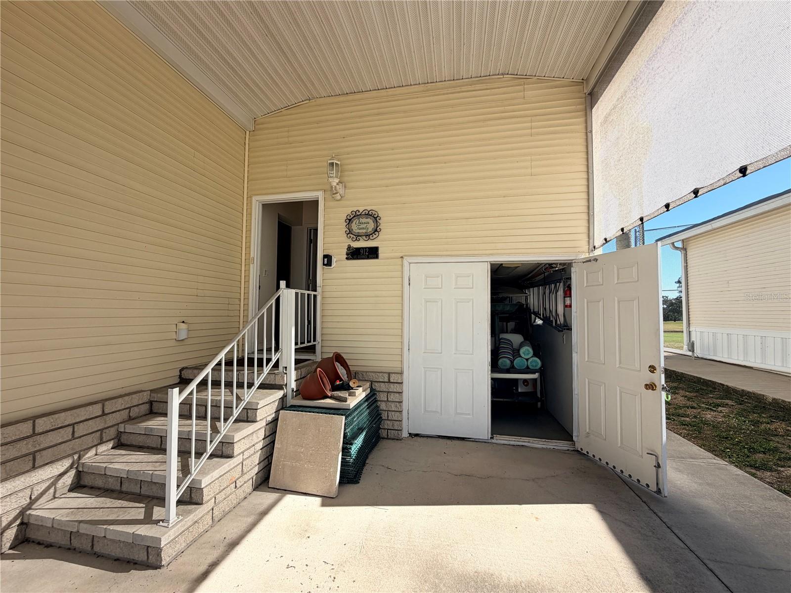 Image 4 of 26 For 912 St George Drive