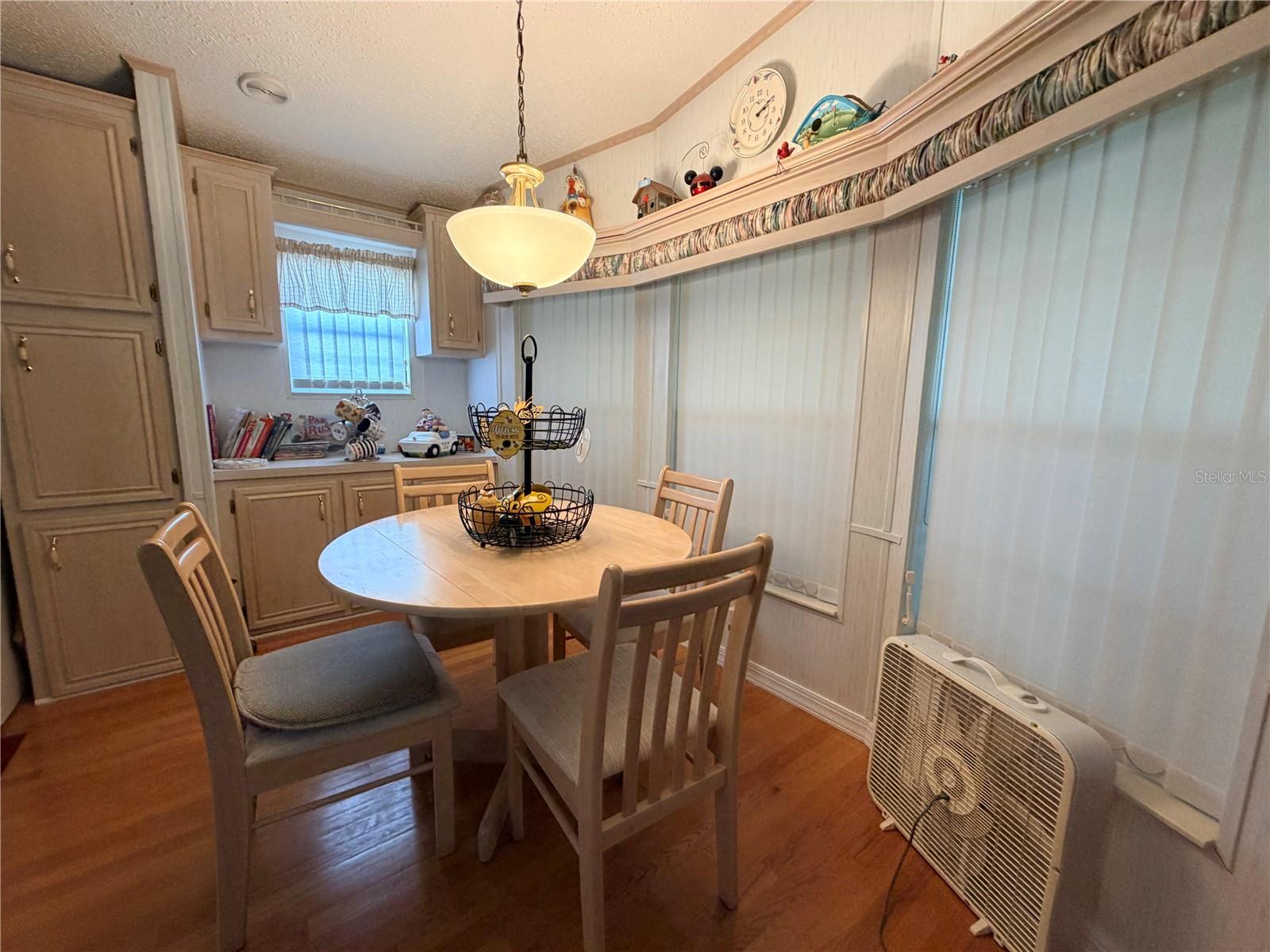 Image 7 of 26 For 912 St George Drive