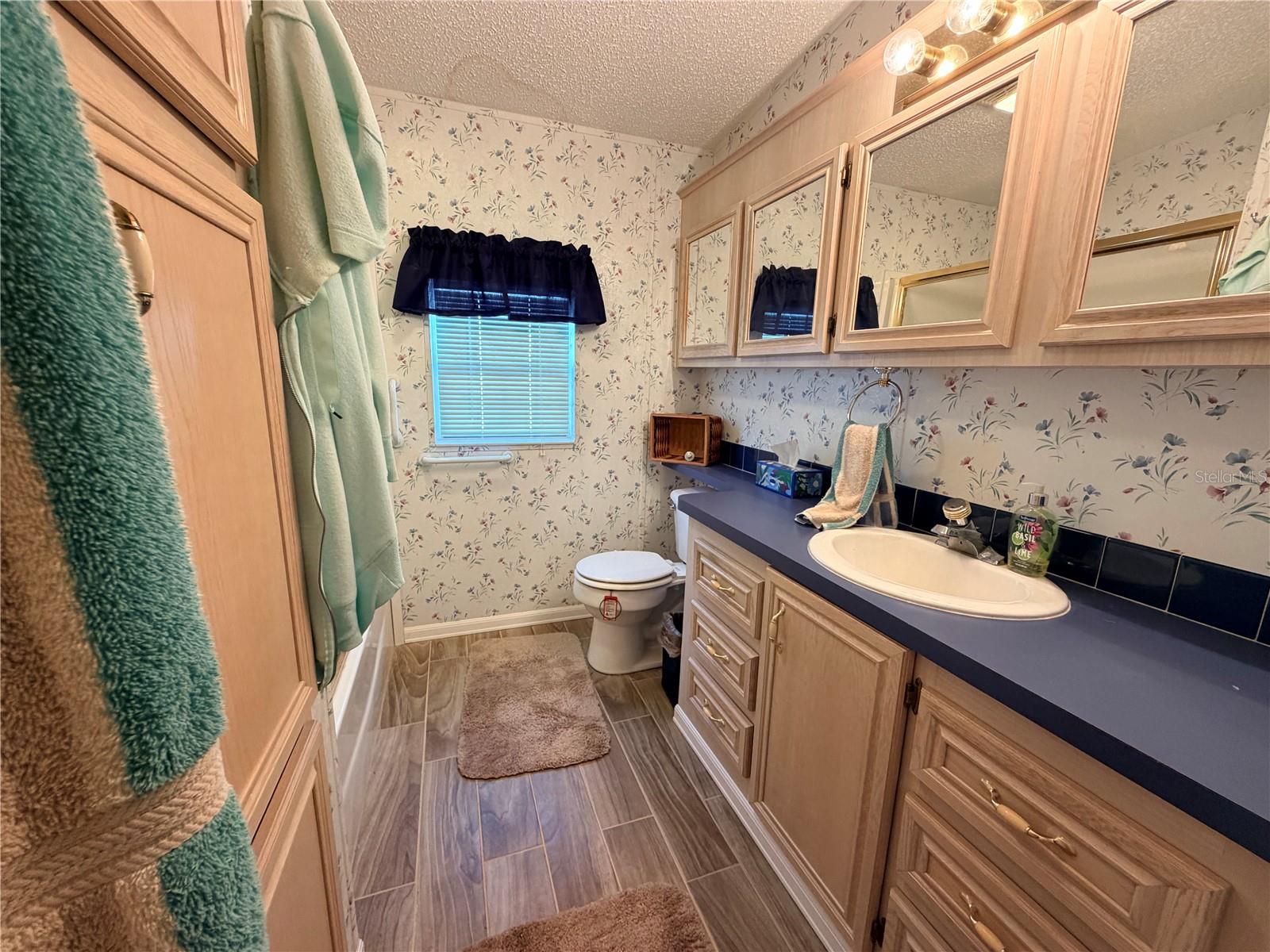 Image 9 of 26 For 912 St George Drive