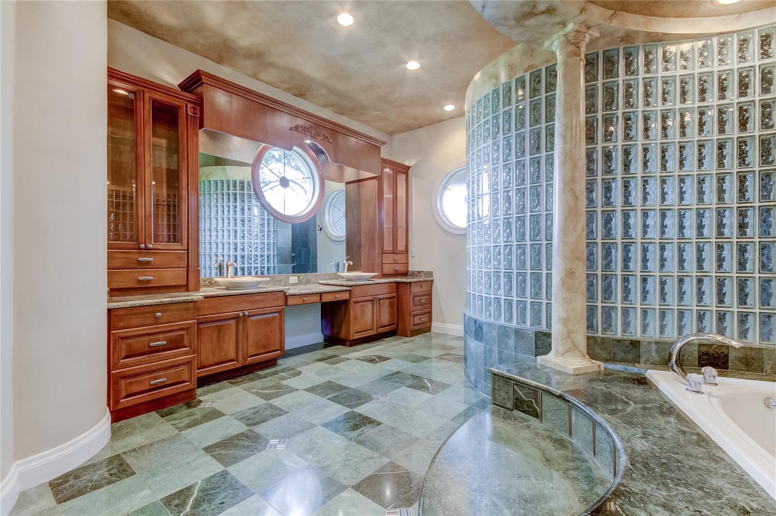 Image 10 of 36 For 18605 Avenue Monaco