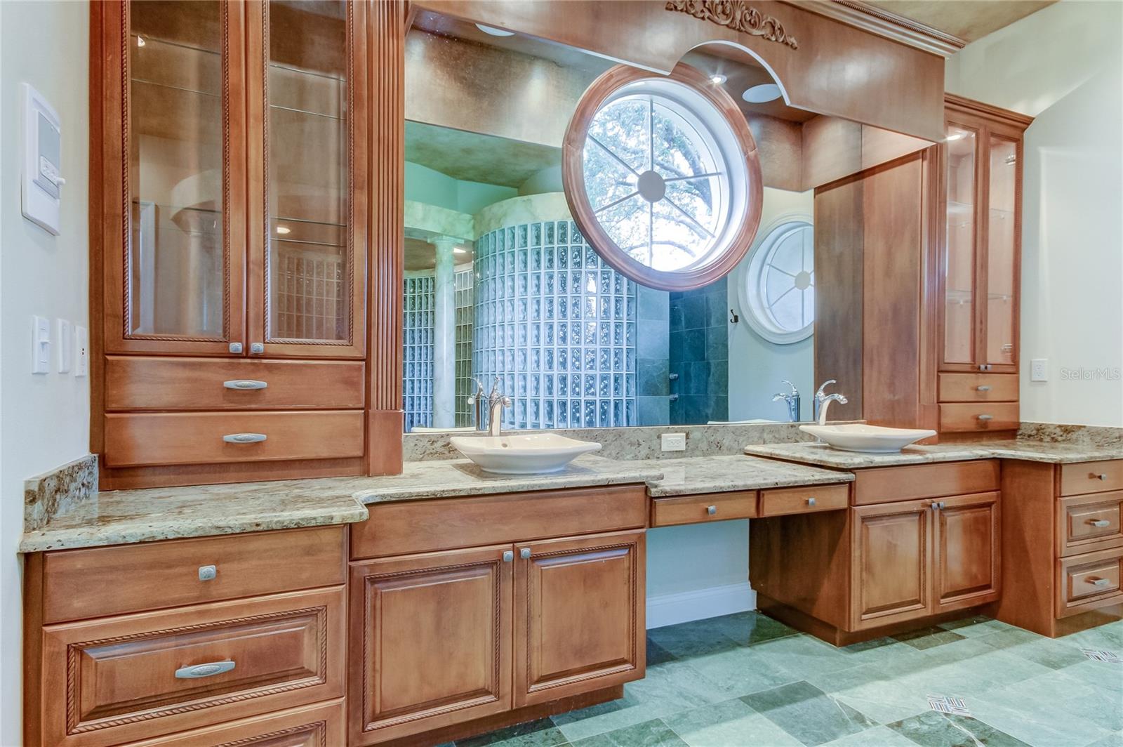 Image 11 of 36 For 18605 Avenue Monaco