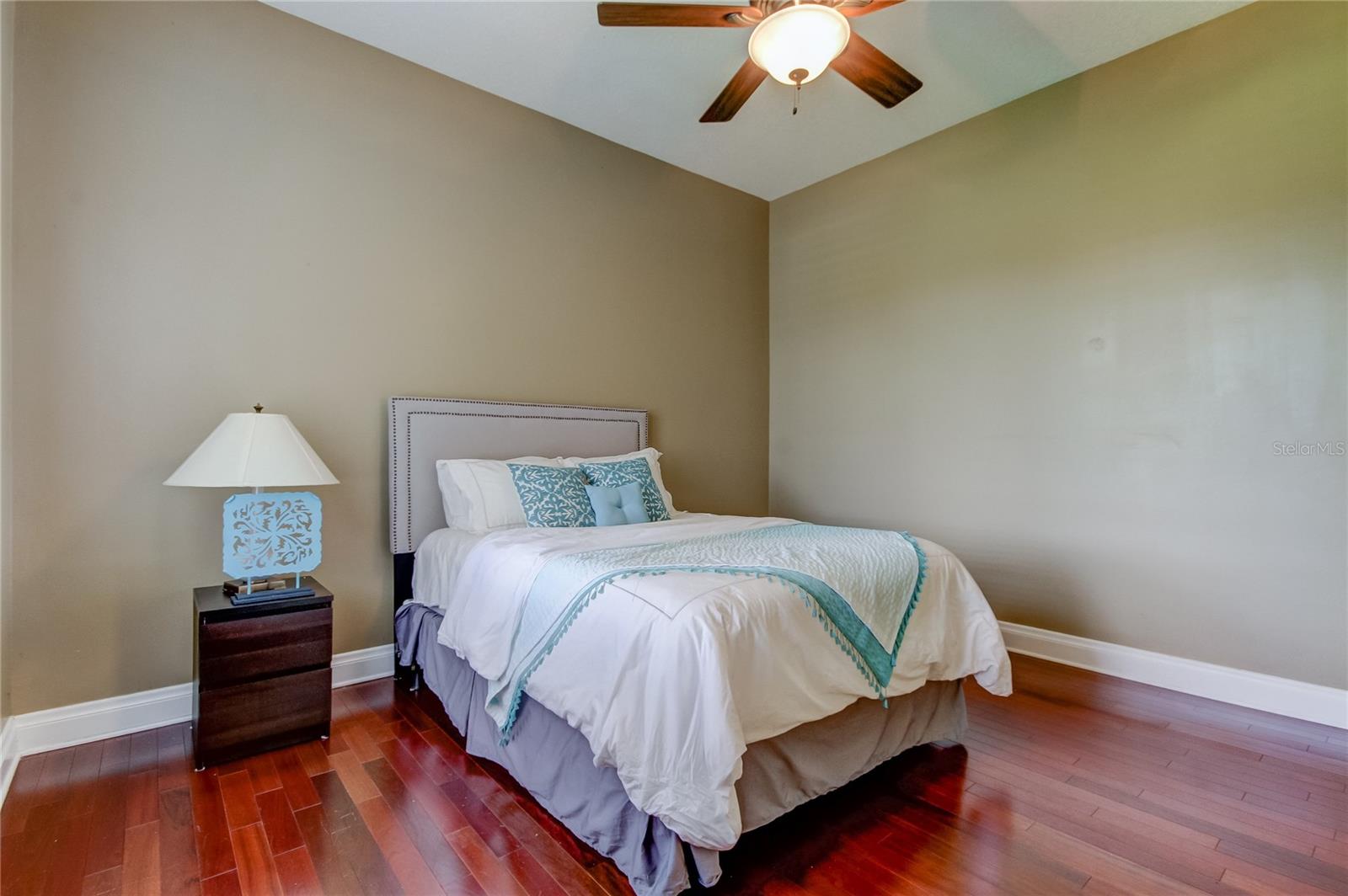 Image 20 of 36 For 18605 Avenue Monaco