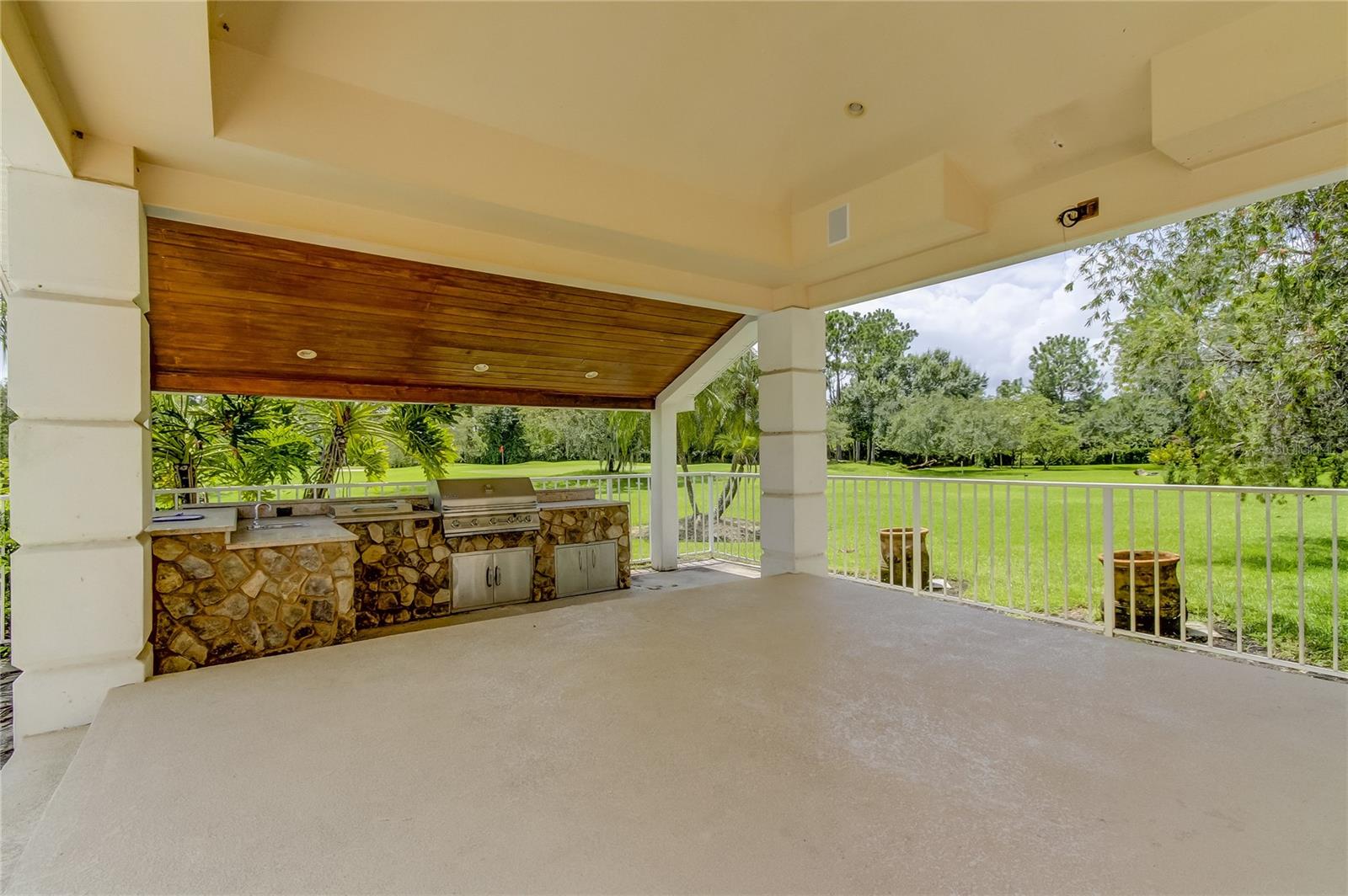 Image 23 of 36 For 18605 Avenue Monaco