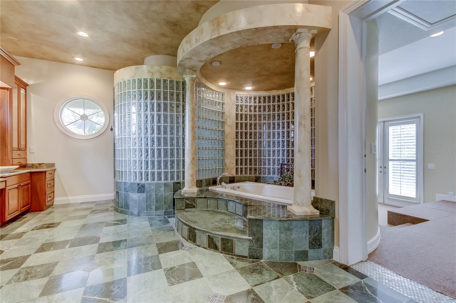 Image 9 of 36 For 18605 Avenue Monaco