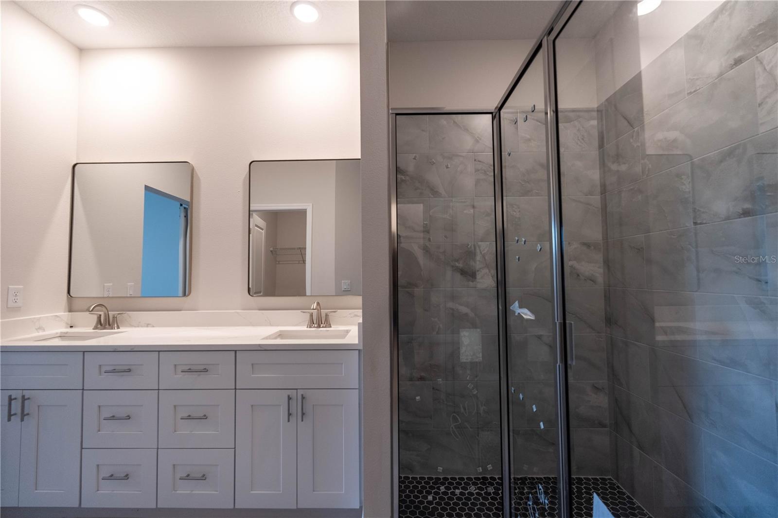 Image 21 of 34 For 834 Joanna Avenue