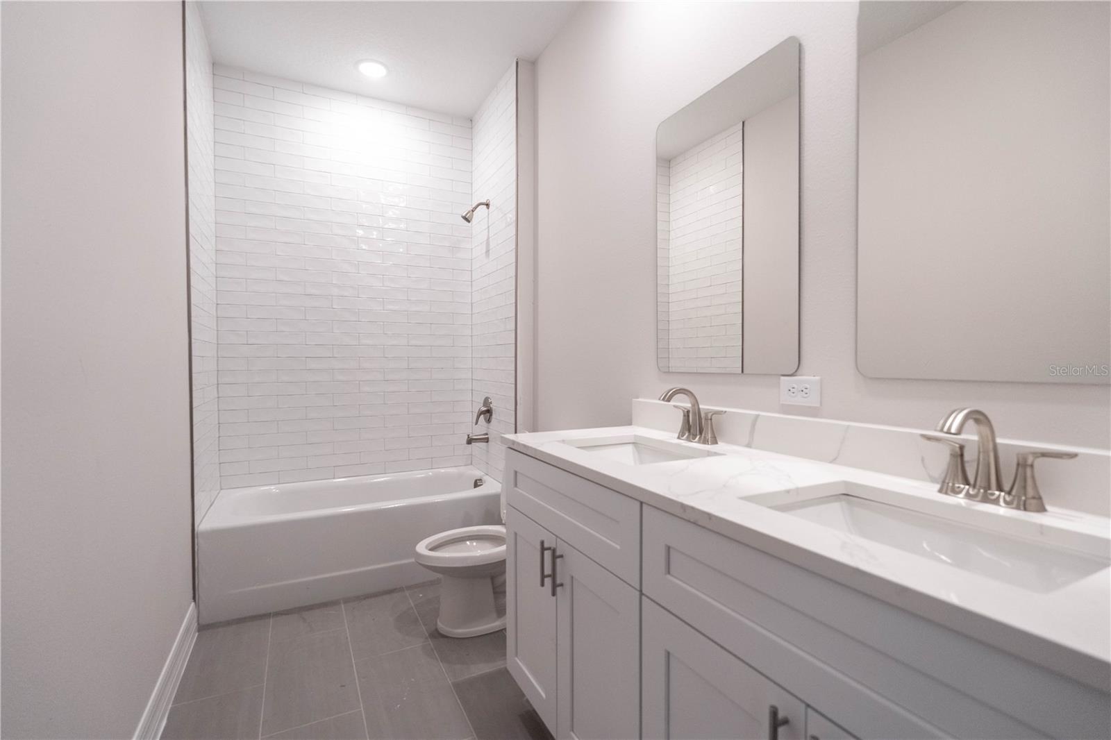 Image 28 of 34 For 834 Joanna Avenue