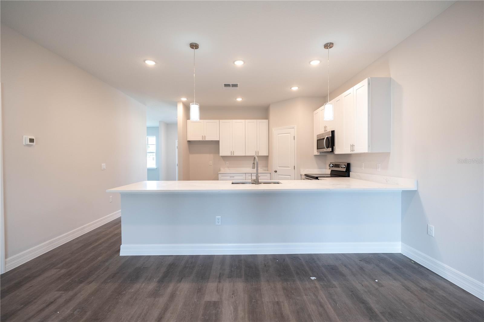 Image 9 of 34 For 834 Joanna Avenue