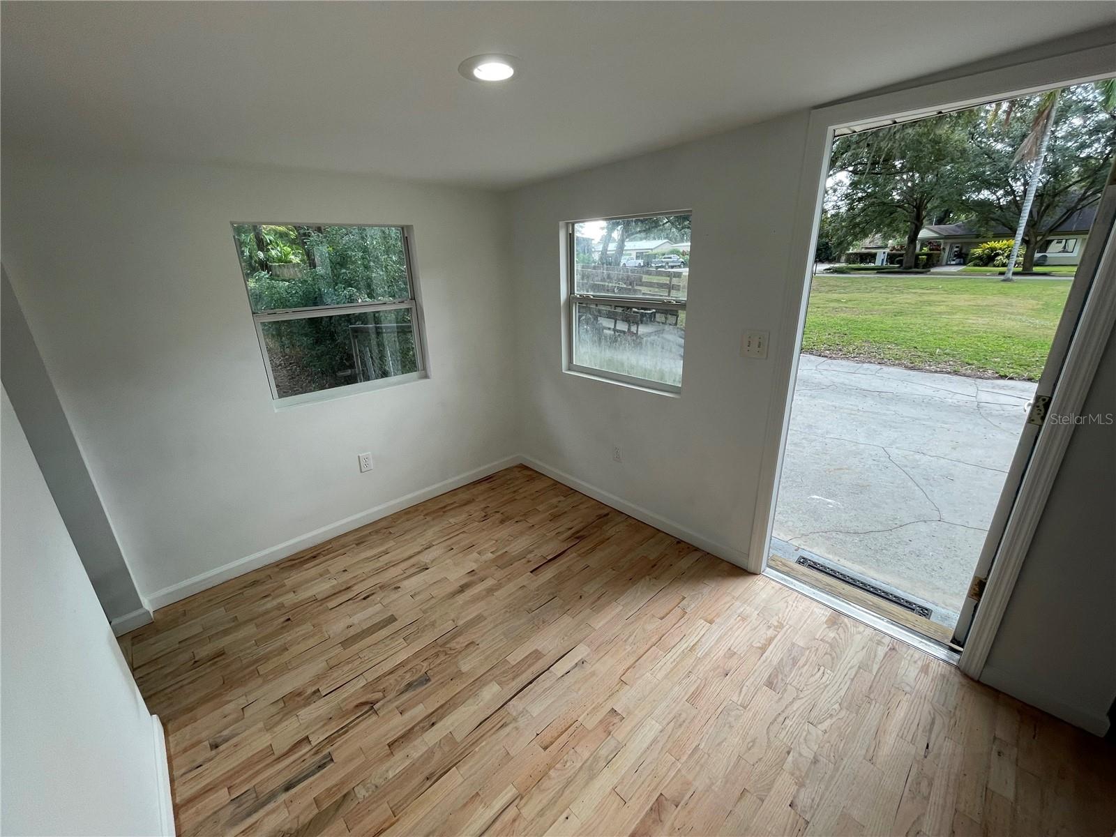 Image 3 of 33 For 1319 Francis Avenue