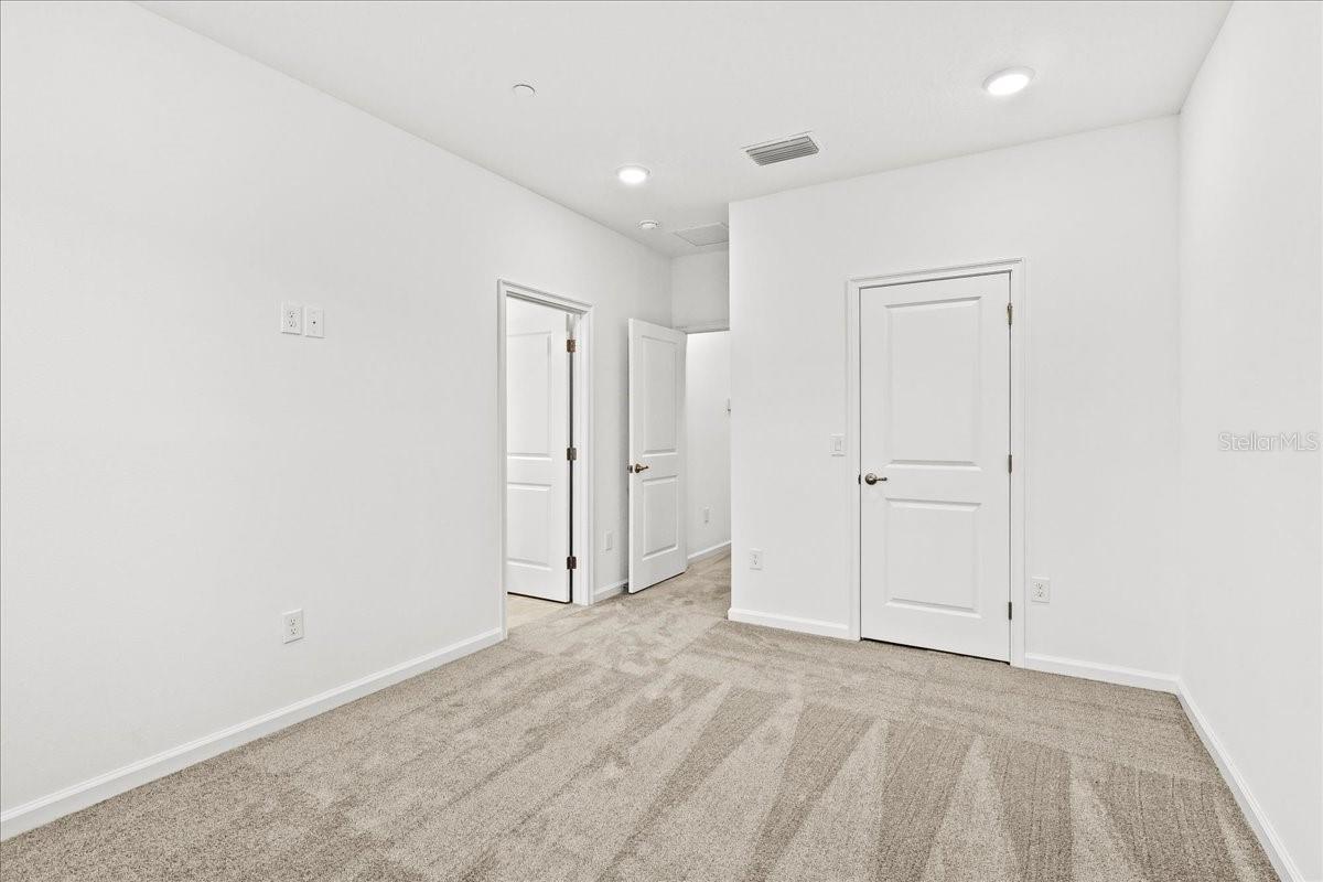 Image 24 of 43 For 10525 Ebb Tide Lane