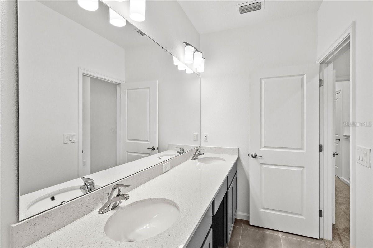 Image 26 of 43 For 10525 Ebb Tide Lane