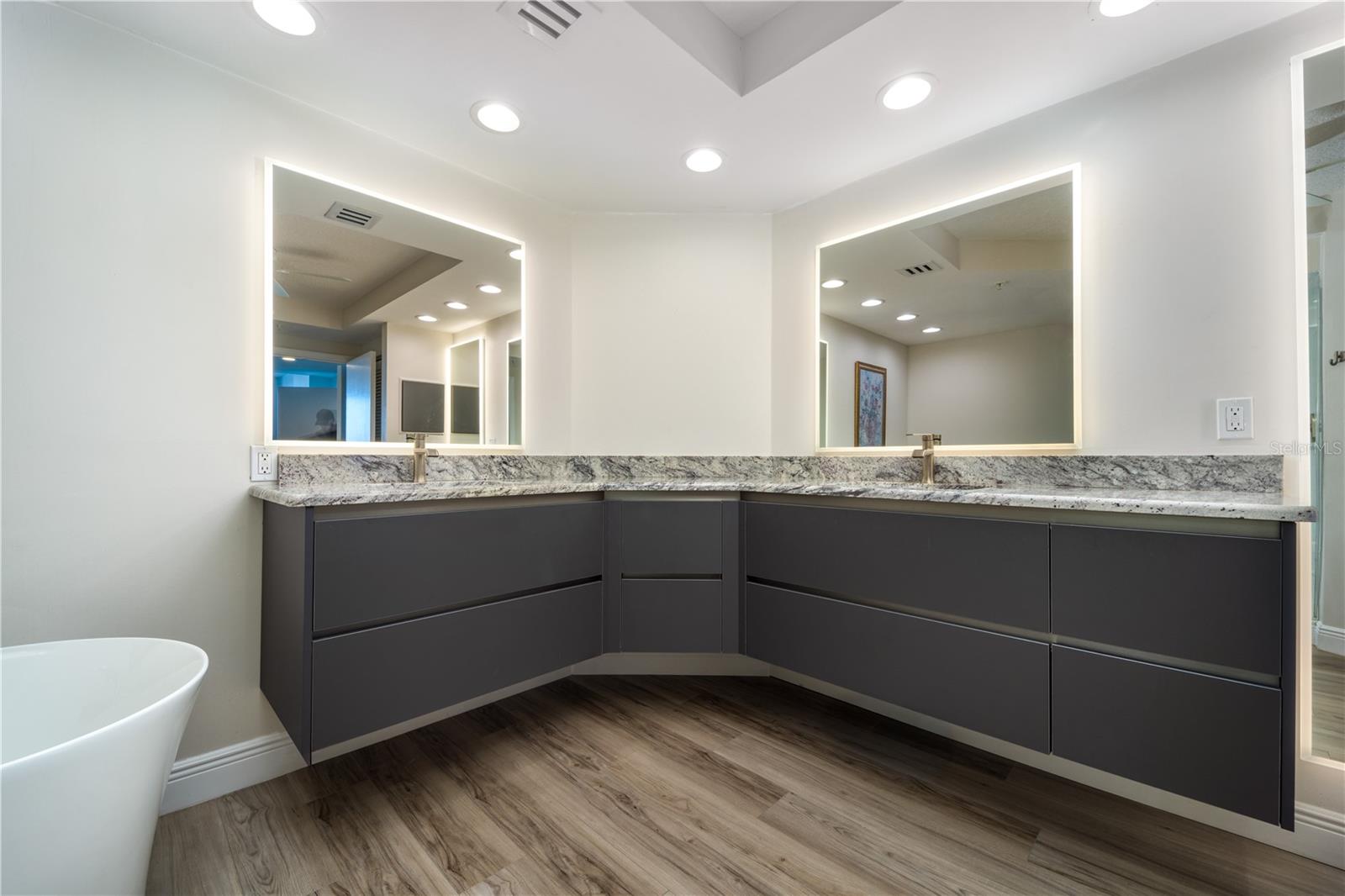 Image 28 of 55 For 8650 Ocean Dr  301