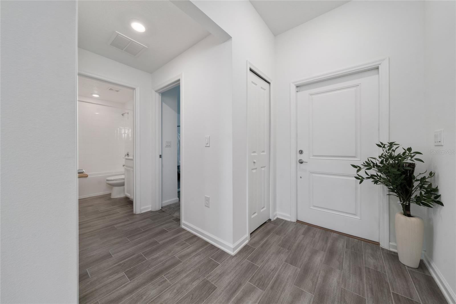 Image 5 of 12 For 4990 Four Strand Court