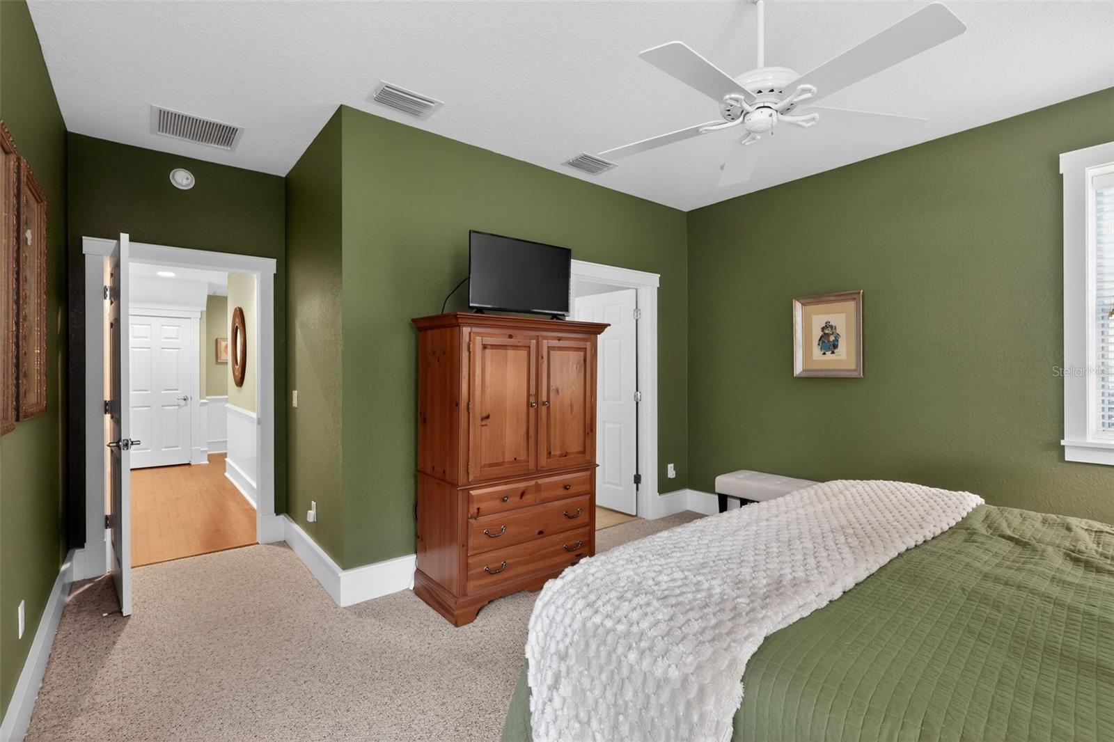 Image 34 of 44 For 1028 Cottage Drive