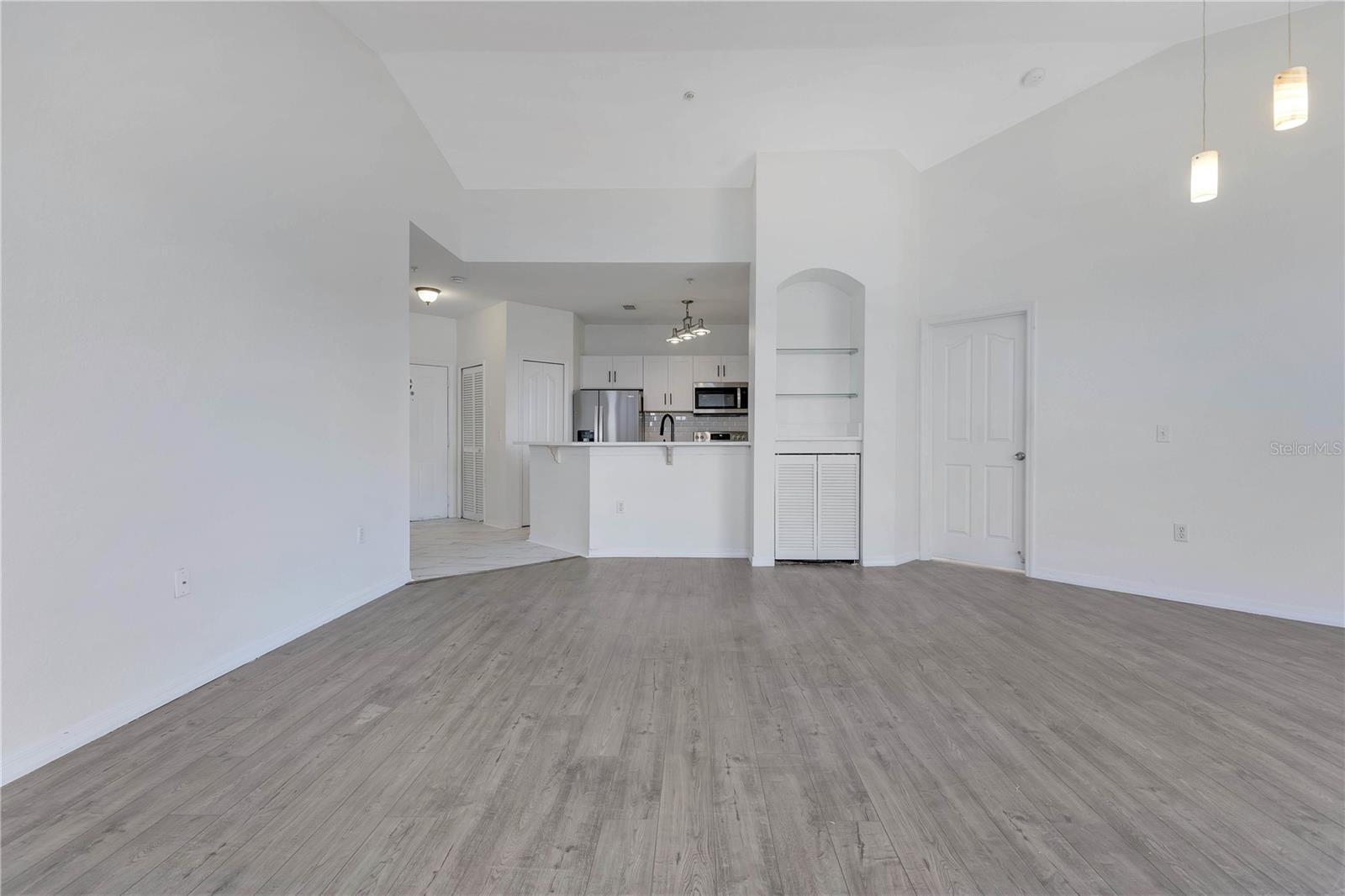 Image 3 of 22 For 1440 Lake Shadow Circle 8302