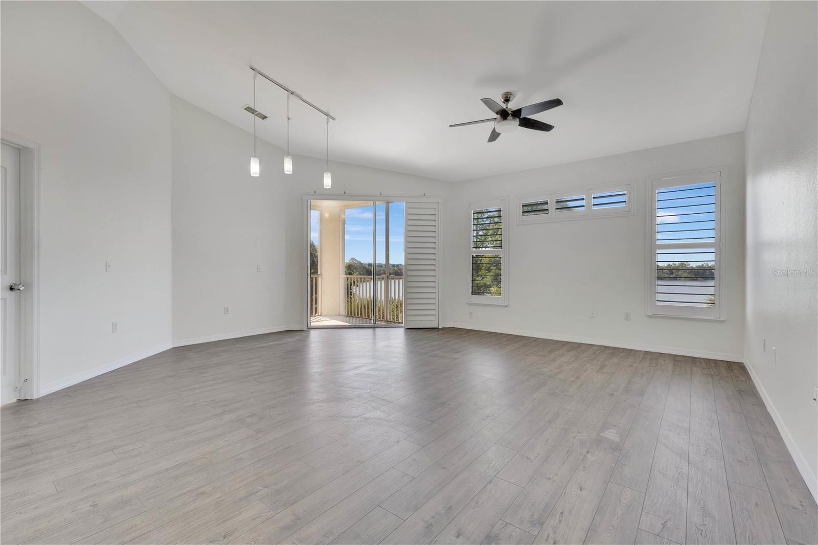 Image 4 of 22 For 1440 Lake Shadow Circle 8302