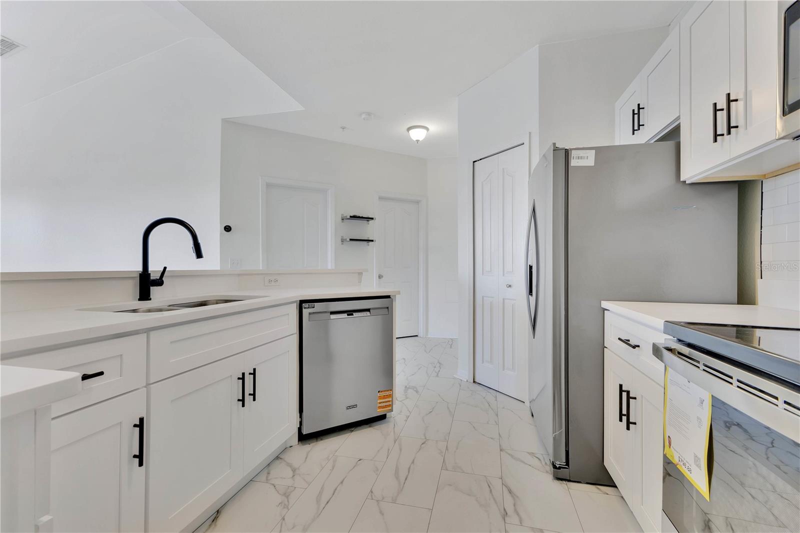 Image 6 of 22 For 1440 Lake Shadow Circle 8302