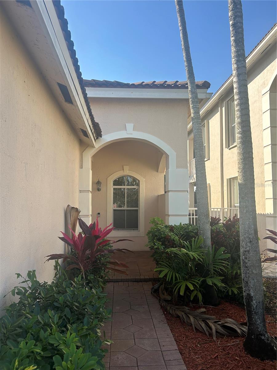 Image 2 of 15 For 10674 Old Hammock Way 01