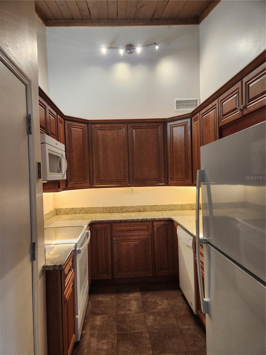 Image 2 of 23 For 200 Maitland Avenue 78