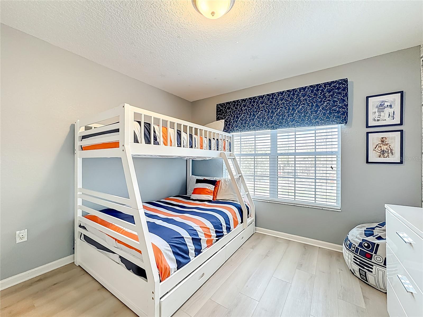 Image 18 of 93 For 7716 Teascone Boulevard