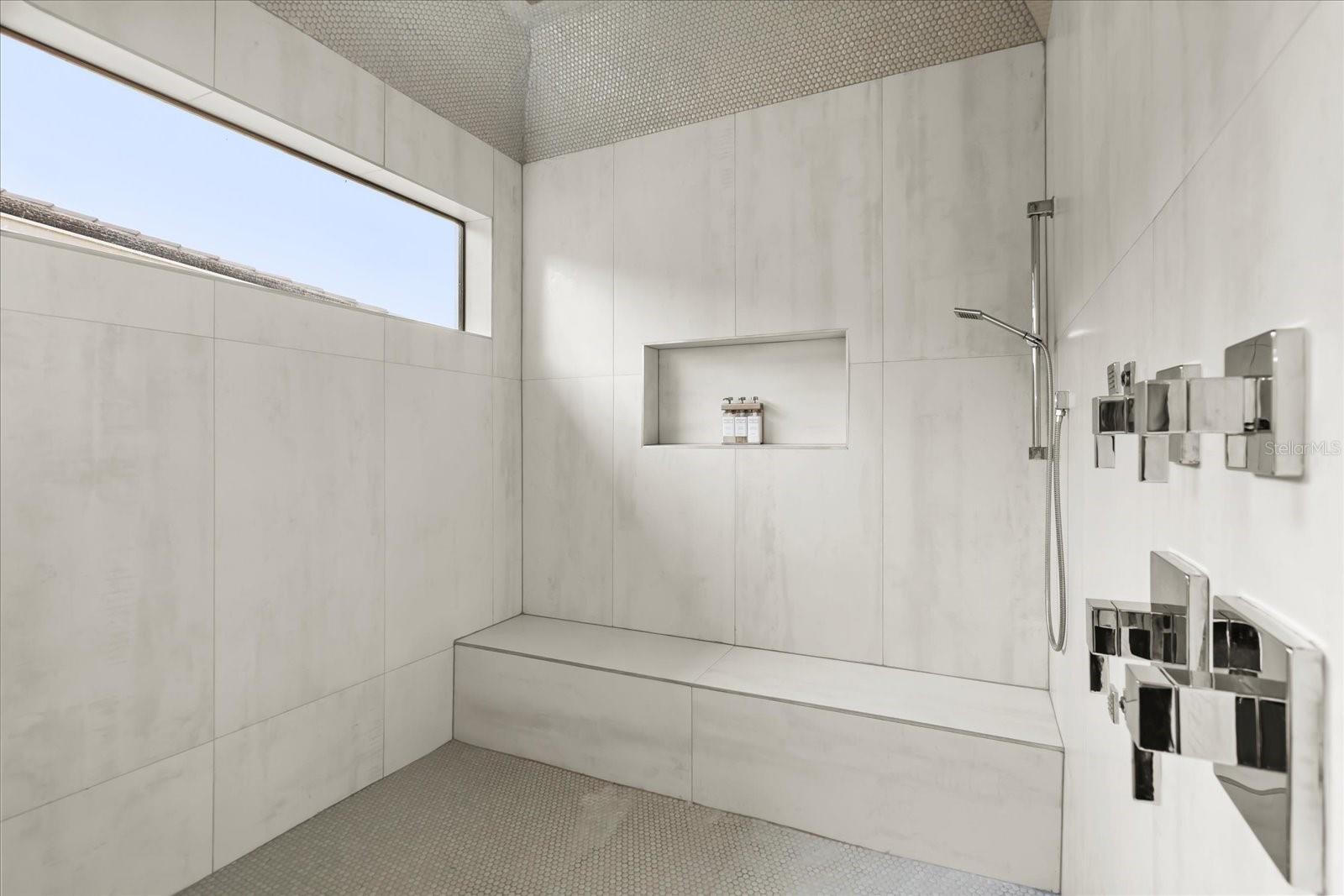 Image 65 of 93 For 350 Muirfield Loop