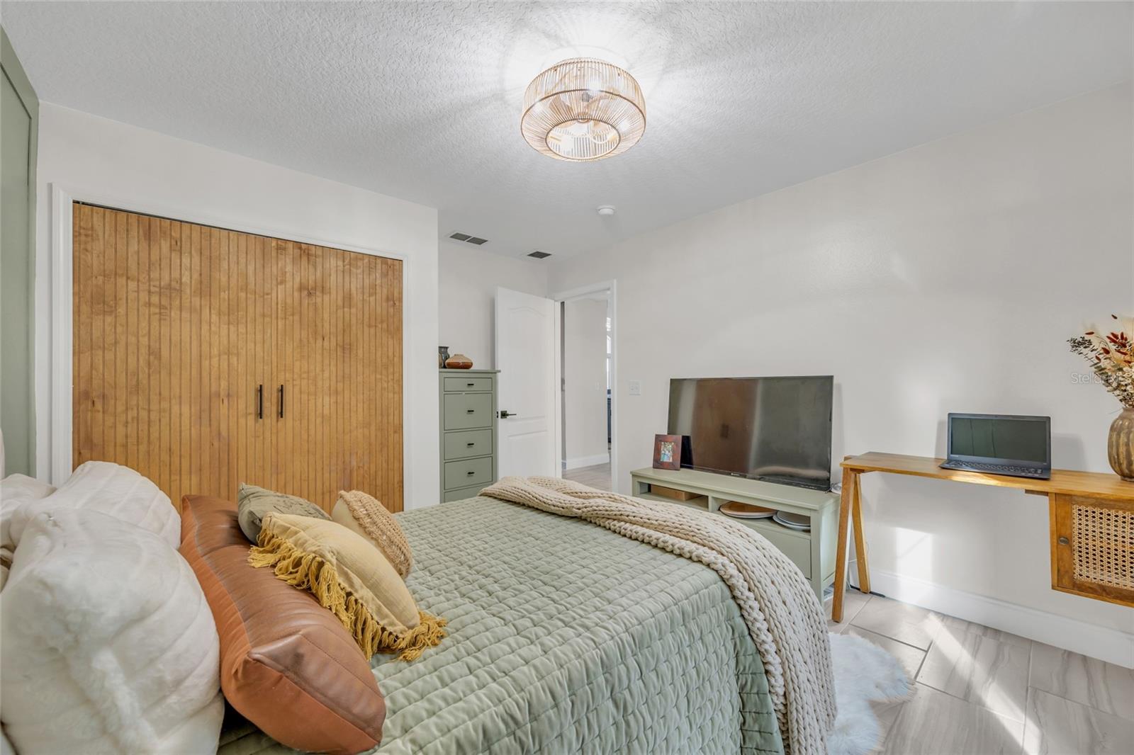 Image 20 of 82 For 11243 Preston Cove Road