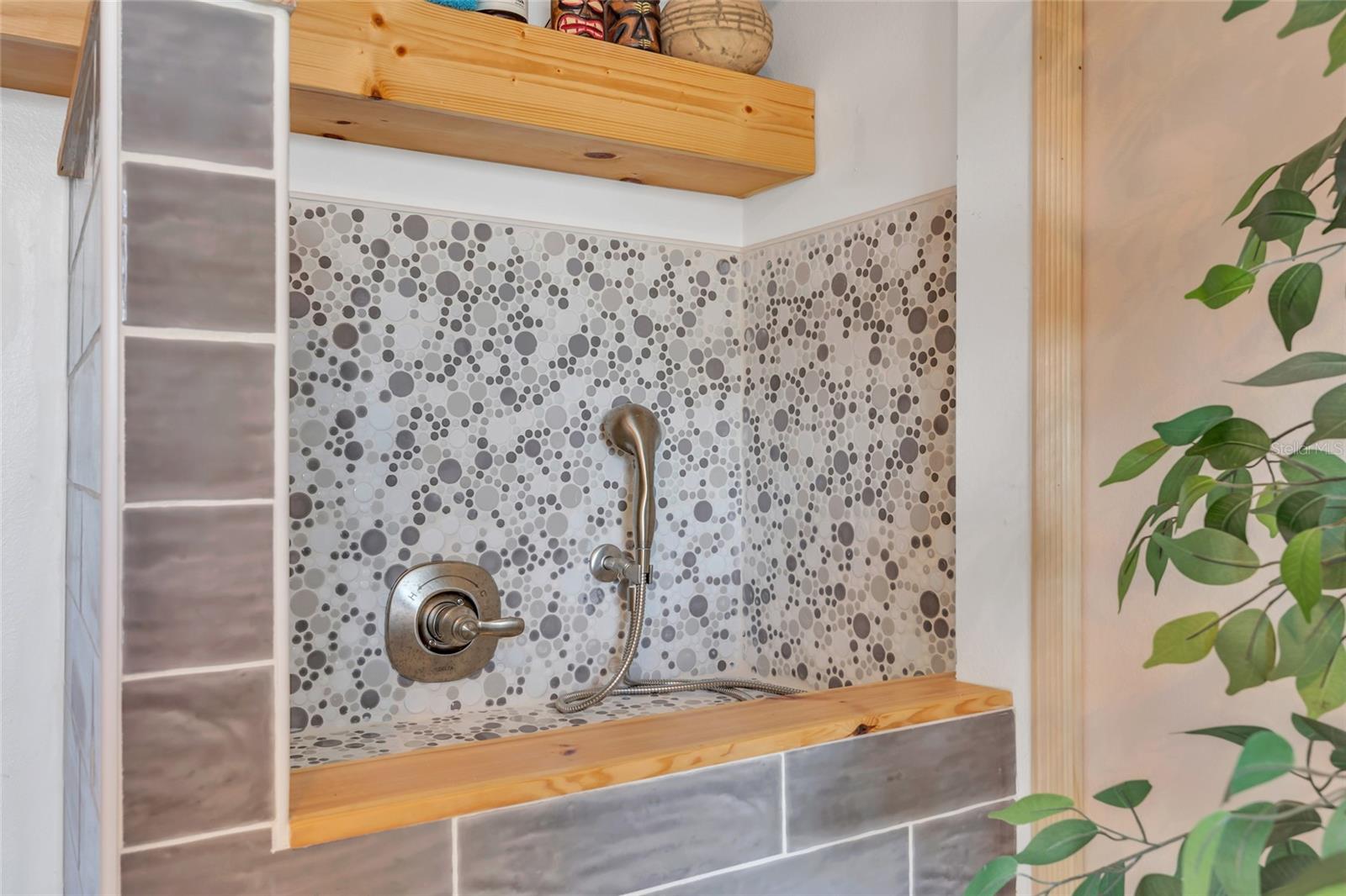 Image 23 of 82 For 11243 Preston Cove Road