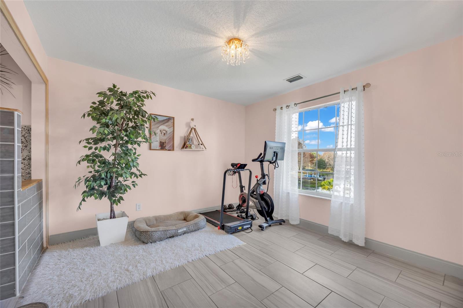 Image 24 of 82 For 11243 Preston Cove Road