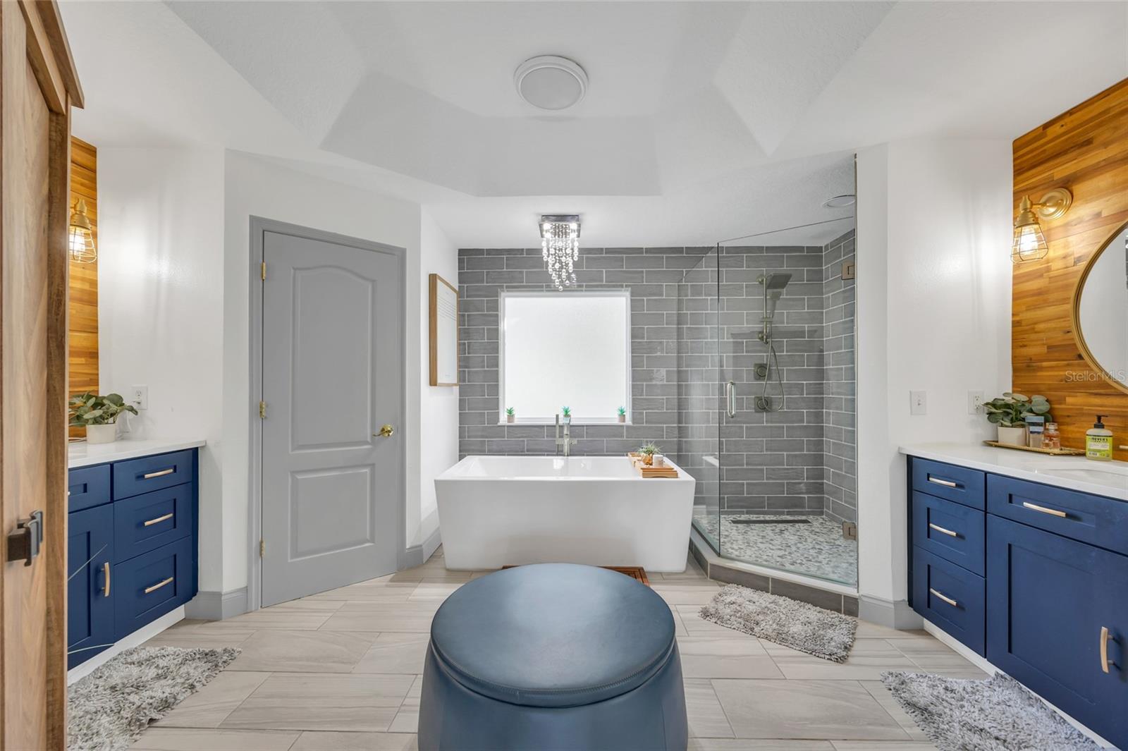 Image 31 of 82 For 11243 Preston Cove Road