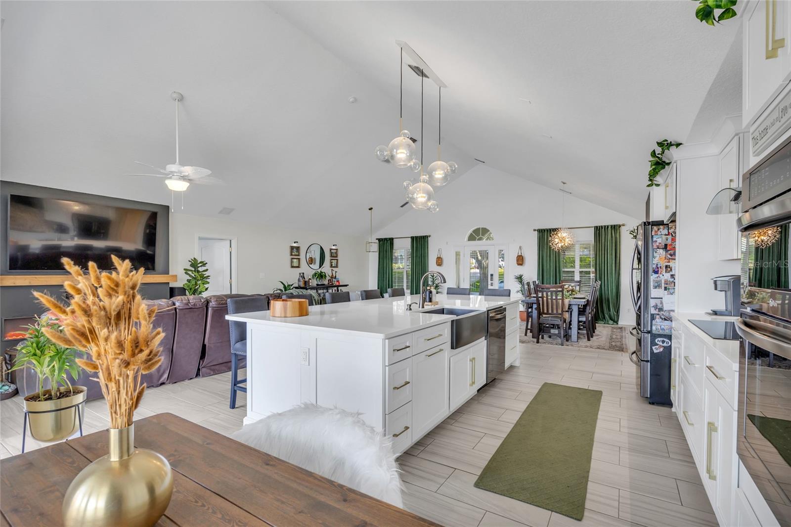 Image 37 of 82 For 11243 Preston Cove Road