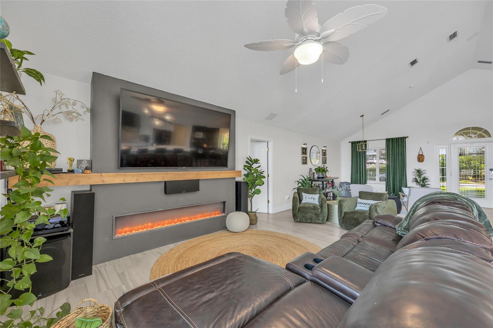 Image 39 of 82 For 11243 Preston Cove Road