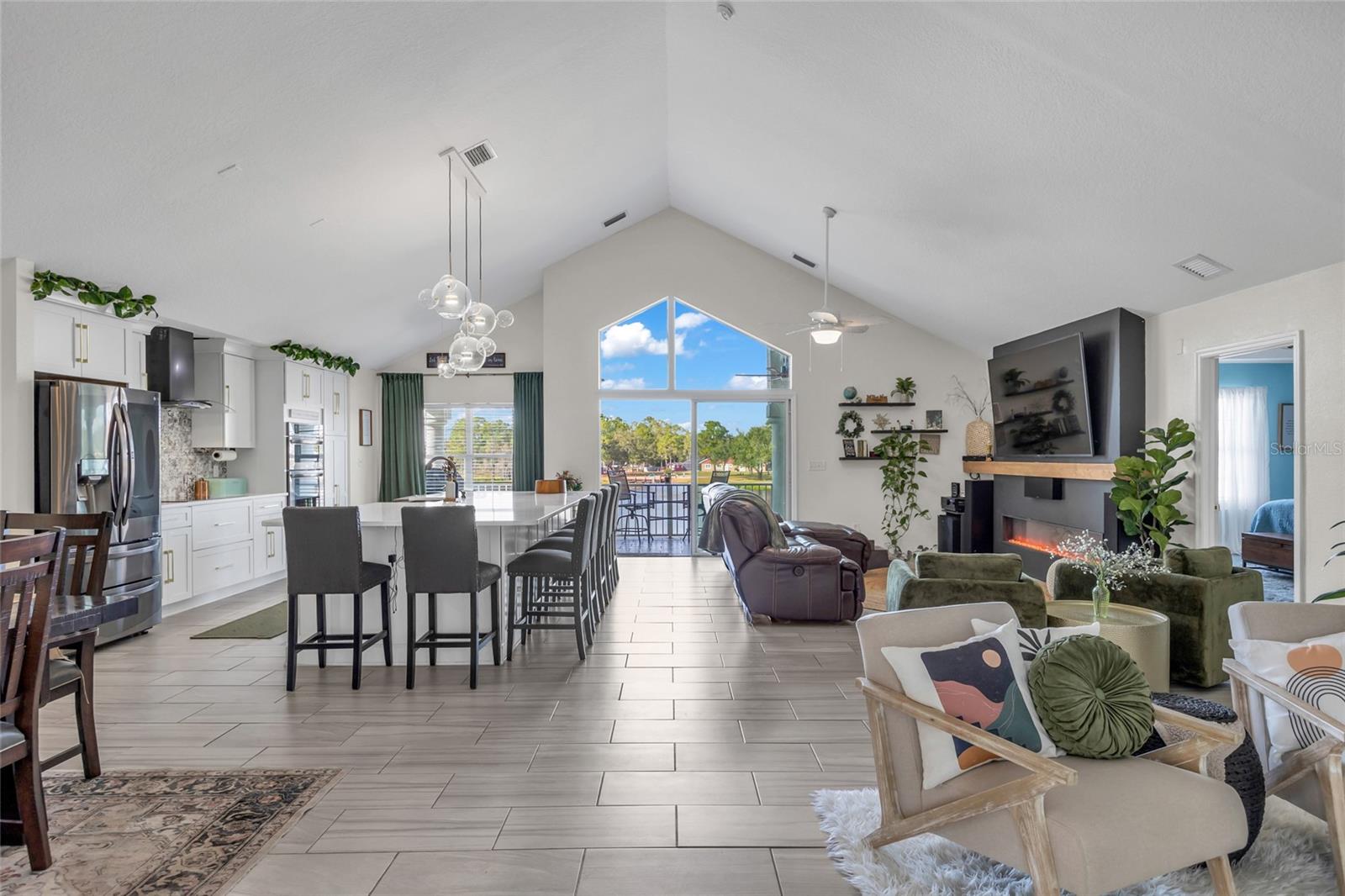 Image 4 of 82 For 11243 Preston Cove Road