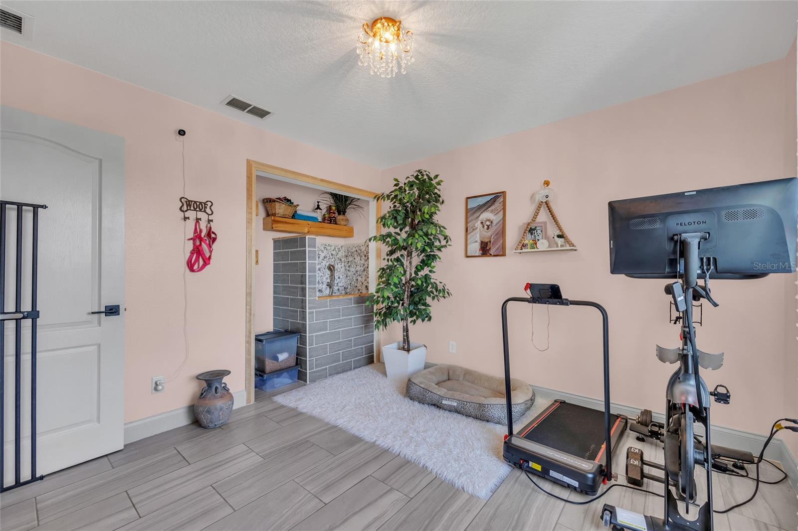 Image 56 of 82 For 11243 Preston Cove Road