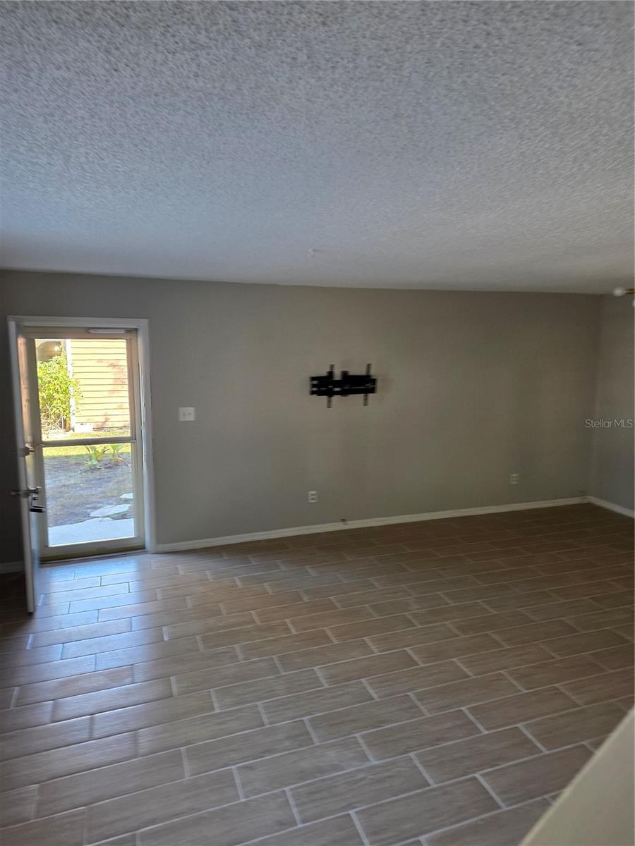 Image 15 of 16 For 7765 Fernbrook Way