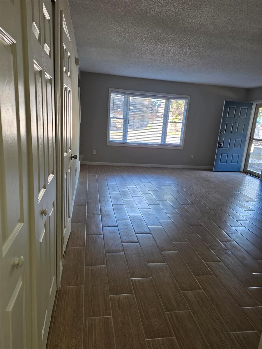 Image 7 of 16 For 7765 Fernbrook Way