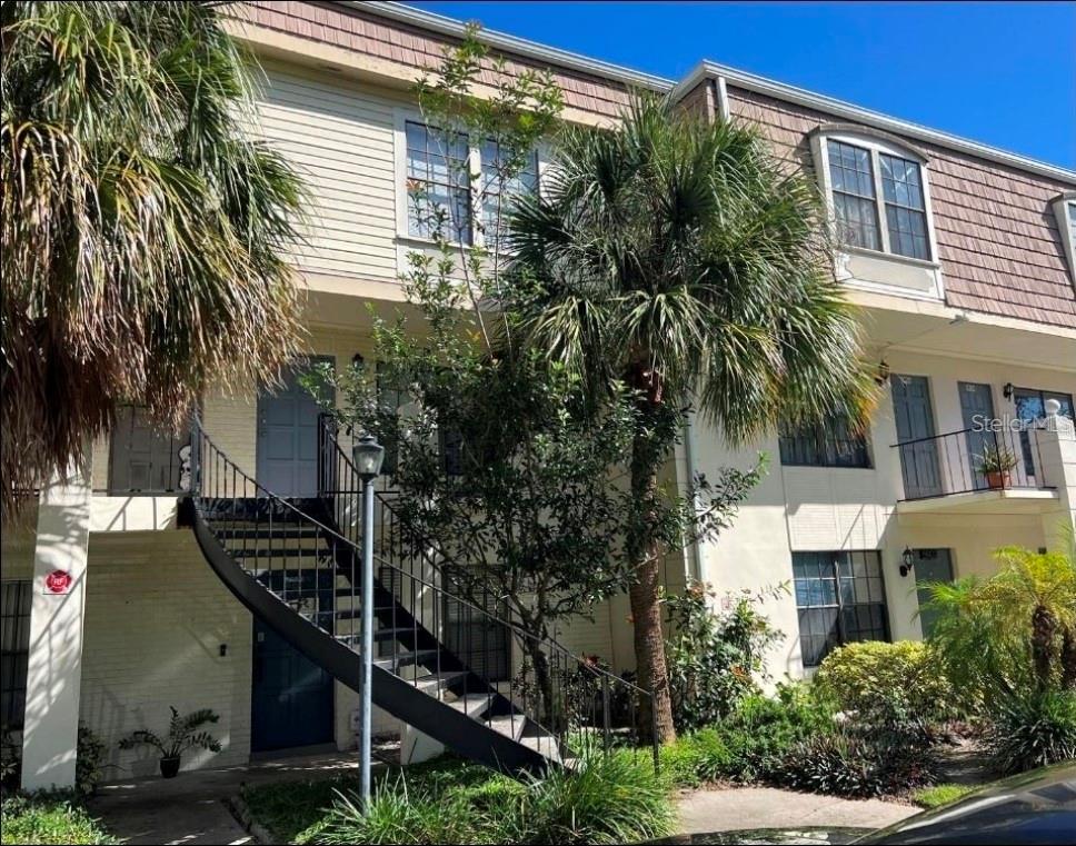 Listing Details for 5930 Village Circle Ge, ORLANDO, FL 32822