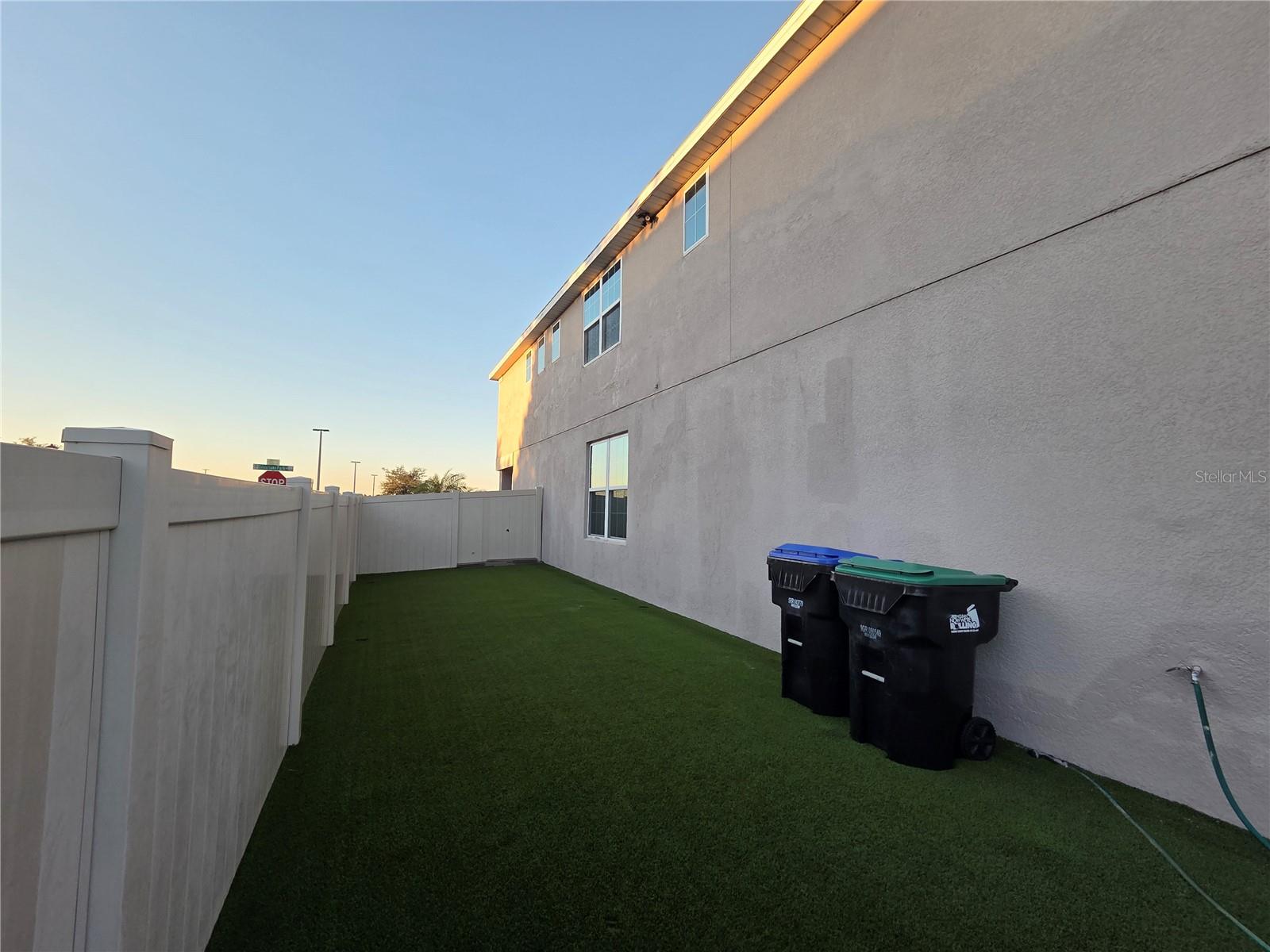 Image 10 of 61 For 11842 Silverlake Park Drive