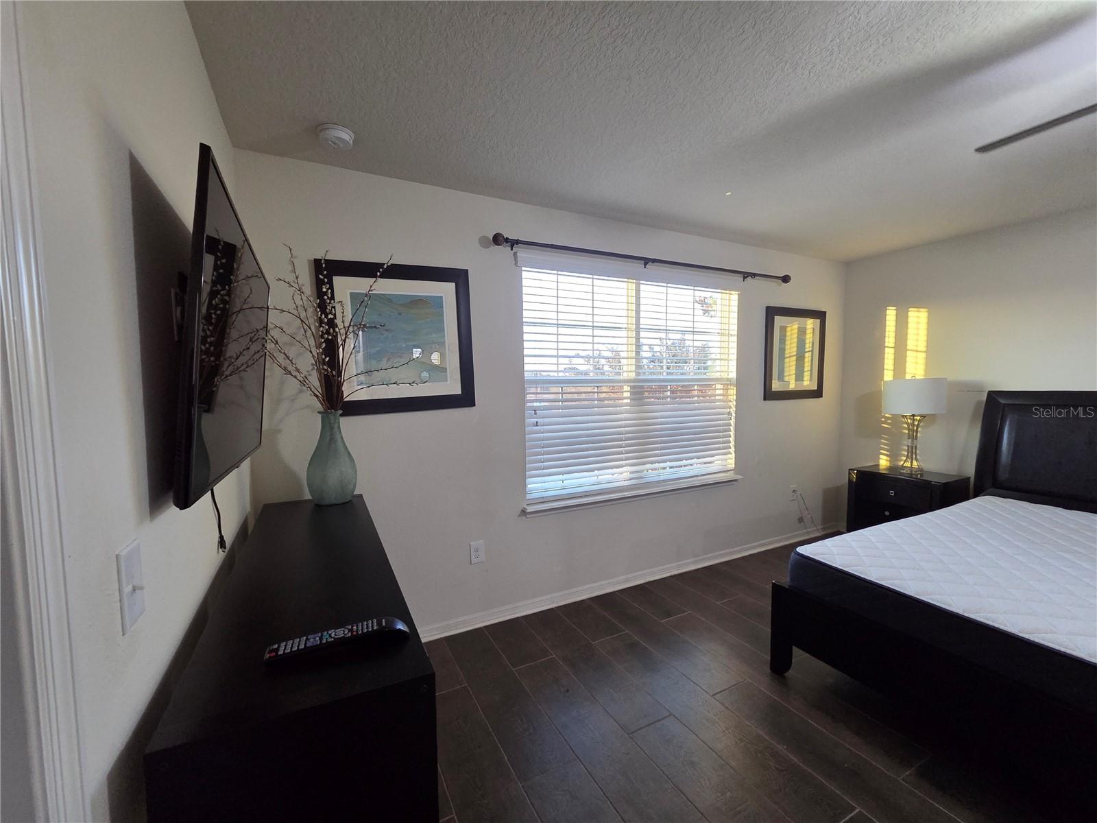 Image 31 of 61 For 11842 Silverlake Park Drive